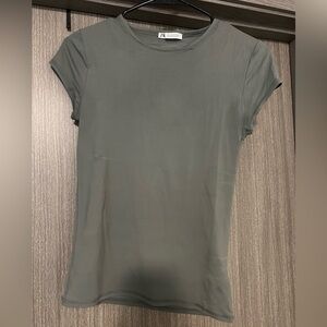 Zara Green T-Shirt in Dark Green - M